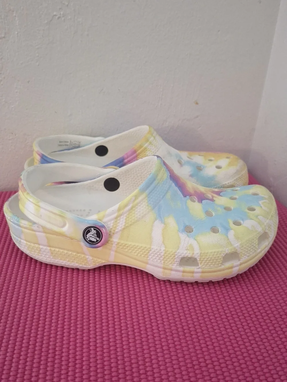 Crocs Women's Tie-Dye Slip-On Clog - Pastel Yellow Blue Pink Size 7